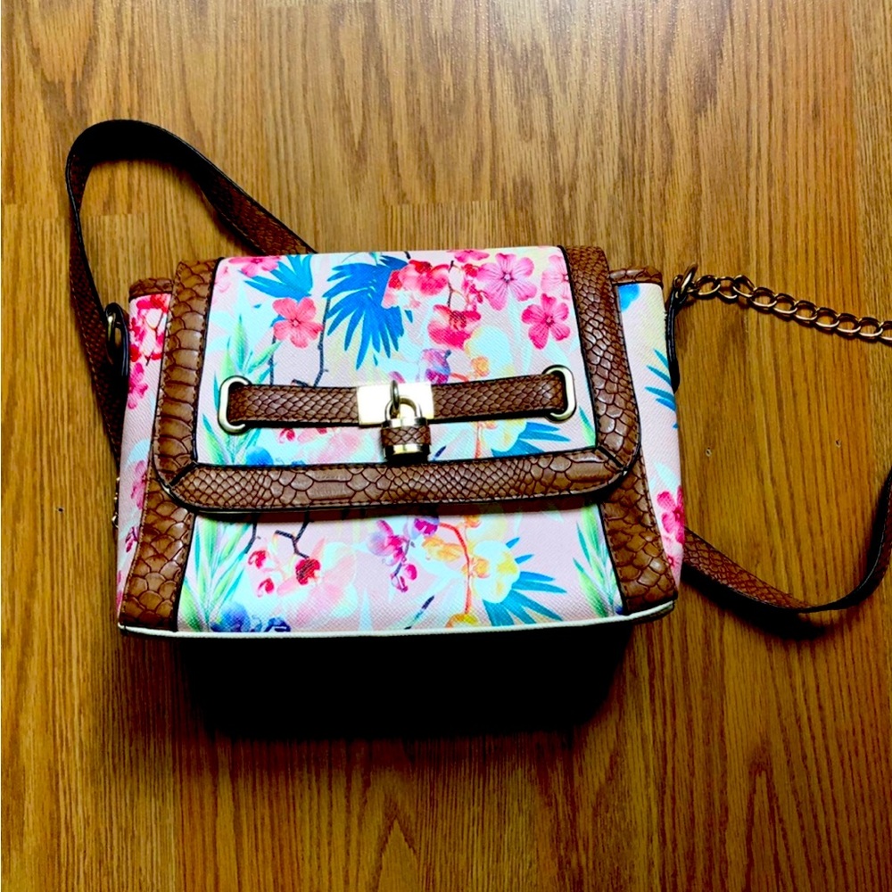 Cute Handbag - Picture 3 of 6